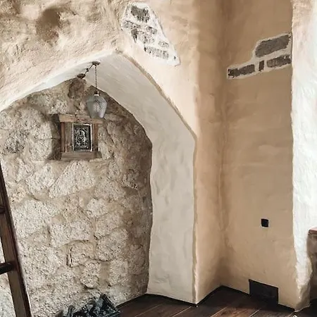 Idyllic Flat In A Prime Location *
